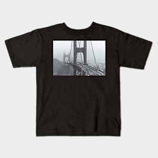 Golden Gate Close up bw Kids T-Shirt